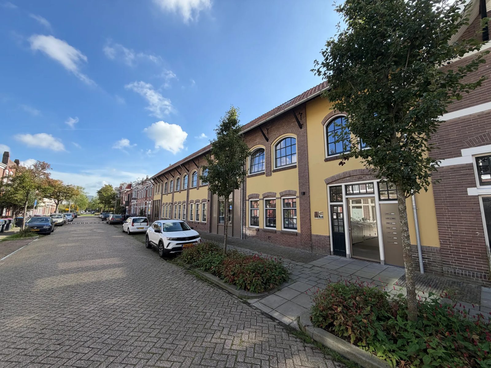 Tussenwoning aan de Gysbert Japicxstraat in Leeuwarden in Leeuwarden