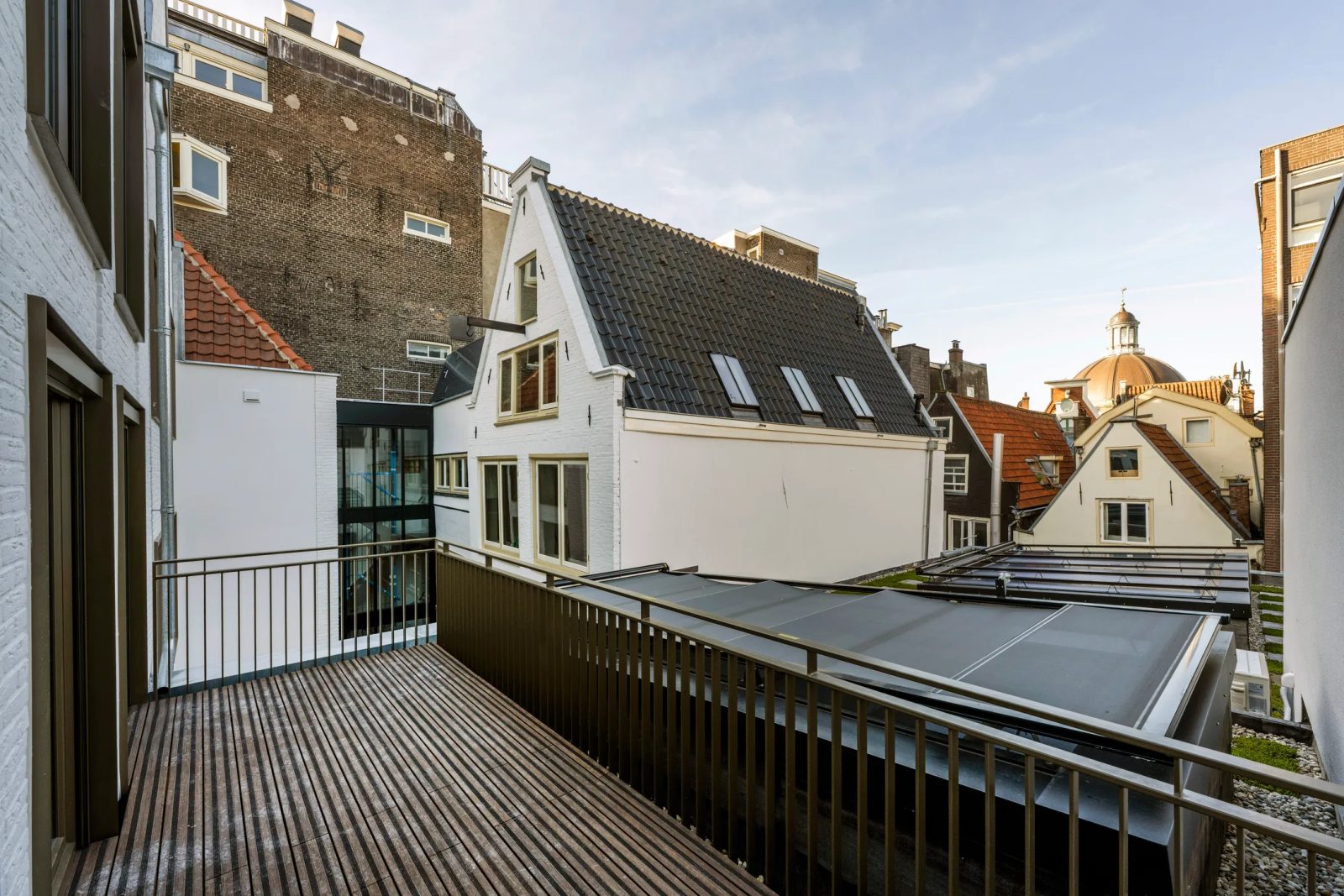 Appartement aan de Prins Hendrikkade in Amsterdam in Amsterdam