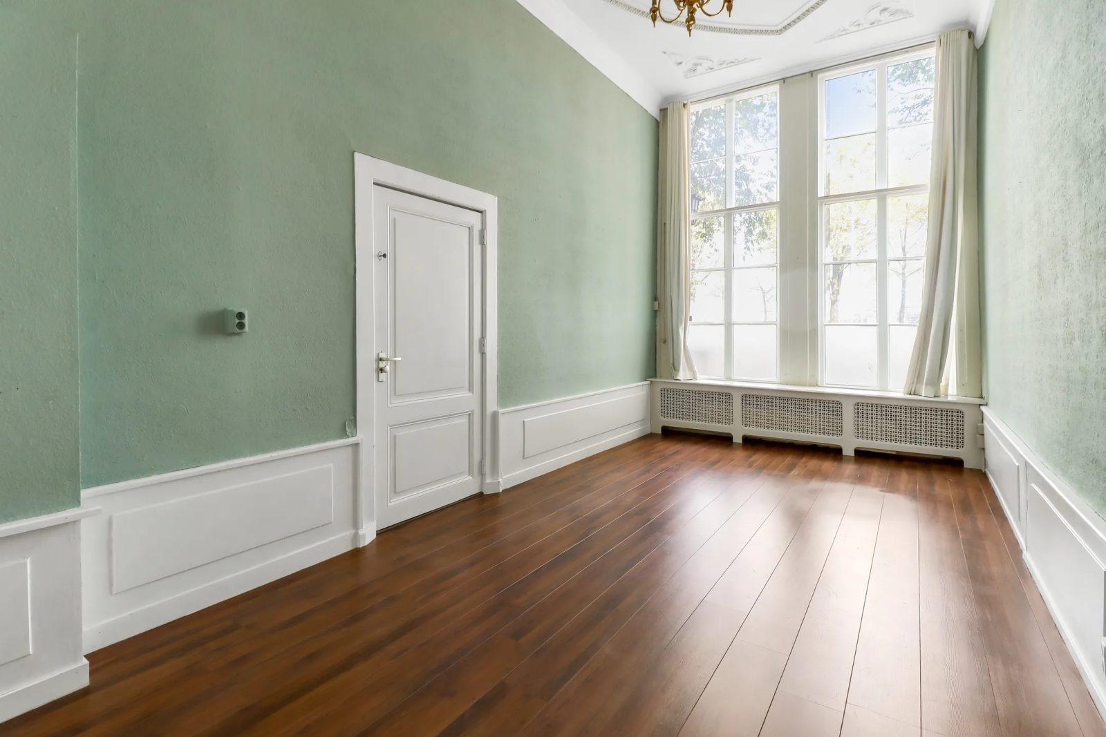 Appartement aan de Prins Hendrikkade in Amsterdam in Amsterdam