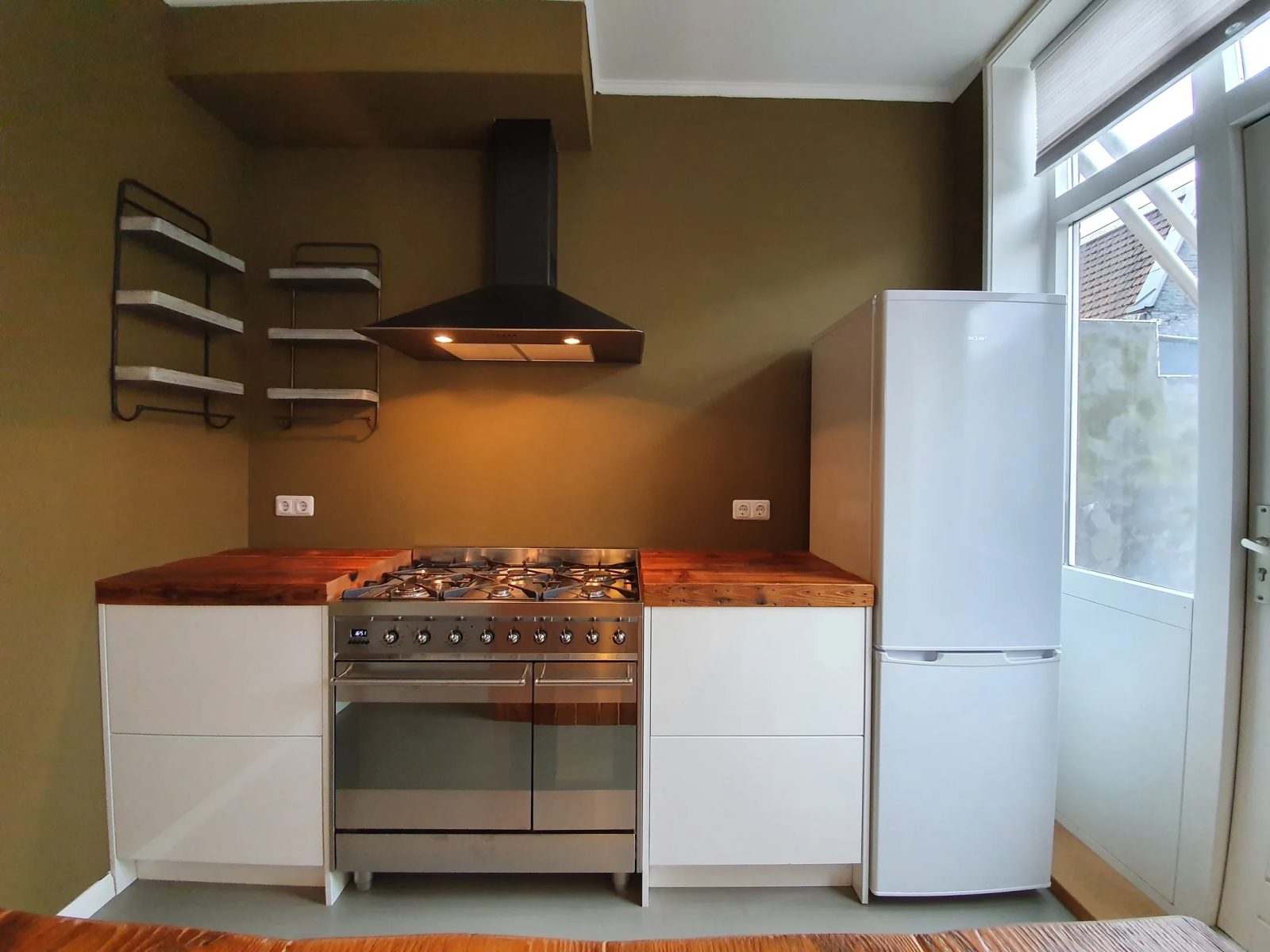 Appartement aan de Admiraal De Ruijterweg in Amsterdam in Amsterdam