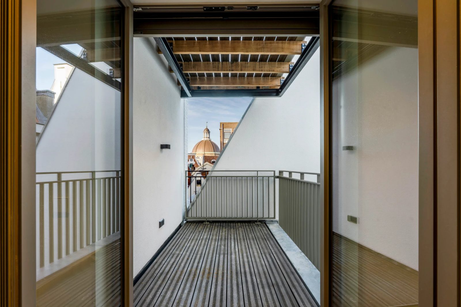 Appartement aan de Prins Hendrikkade in Amsterdam in Amsterdam