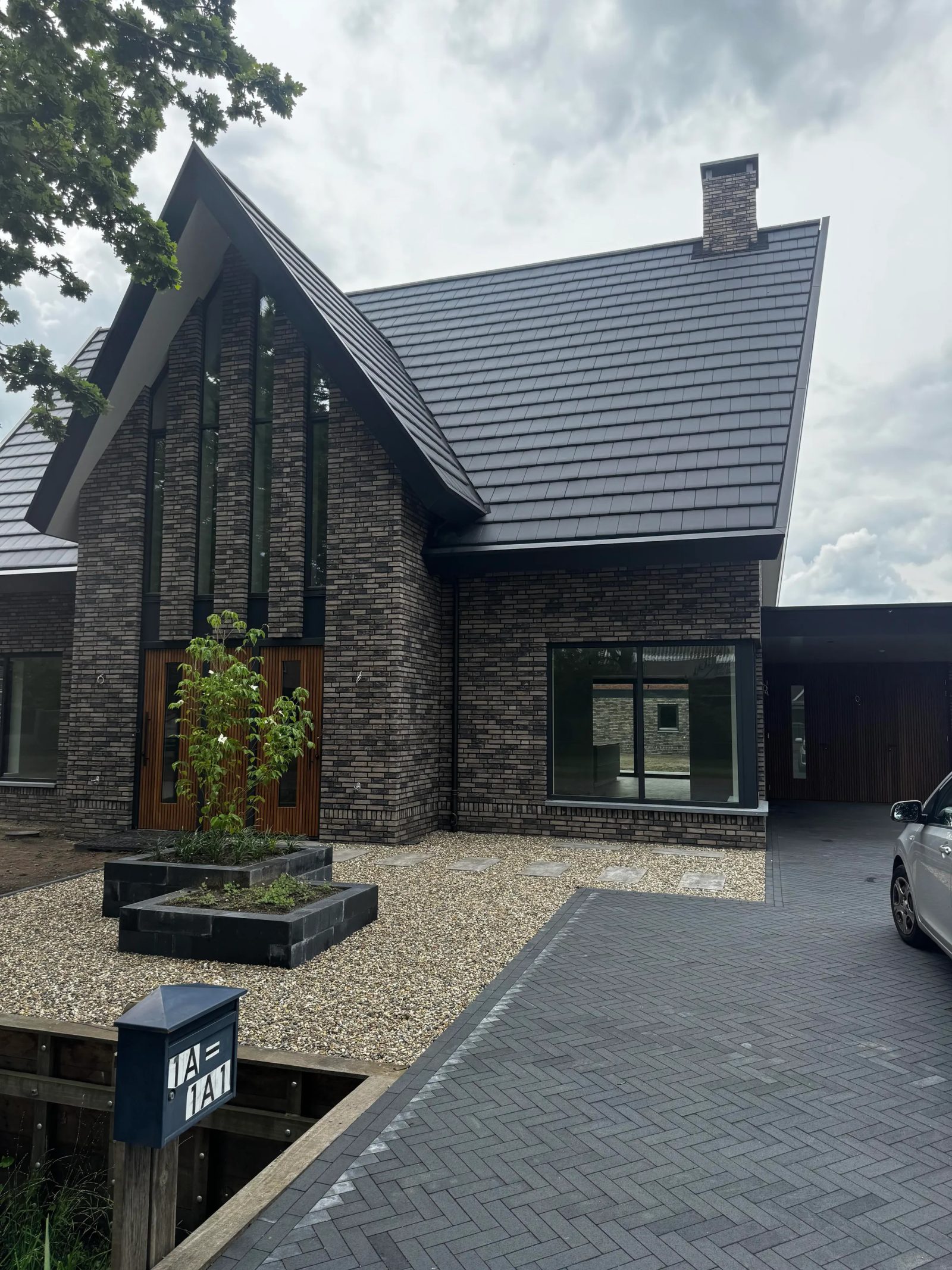 Twee-onder-een-kap aan de Schaapsdijk in Loosbroek in Loosbroek