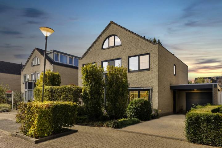 Foto 3 van Vrijstaande woning aan de Johan Frisolaan in Vught