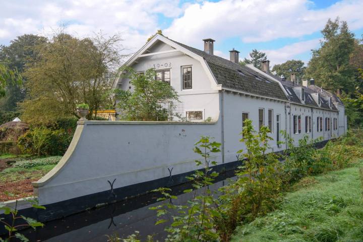 Woning aan de Spanderswoud in 's-Graveland in 's-Graveland