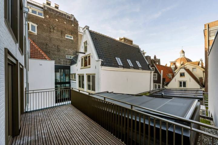 Appartement aan de Prins Hendrikkade in Amsterdam in Amsterdam