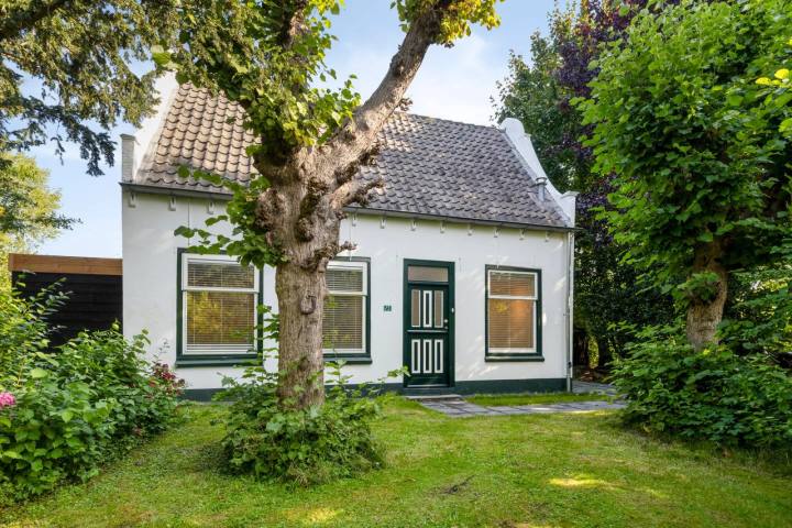 Vrijstaande woning aan de Platteweg in Reeuwijk in Reeuwijk