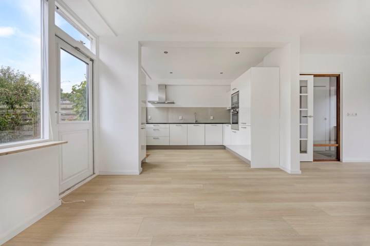 Foto 2 van Tussenwoning aan de Van Warmondlaan in Wassenaar