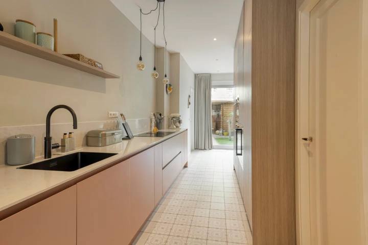 Foto 6 van Appartement aan de Borneostraat in Amsterdam