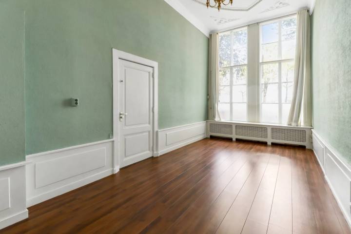 Appartement aan de Prins Hendrikkade in Amsterdam in Amsterdam