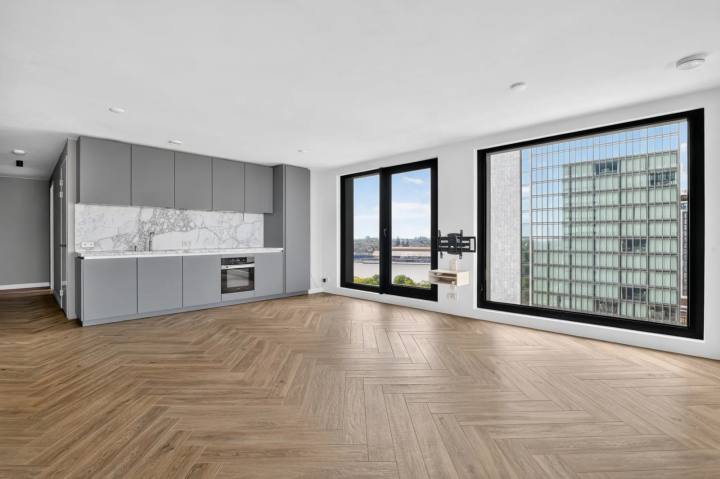 Appartement aan de Badhuiskade in Amsterdam in Amsterdam