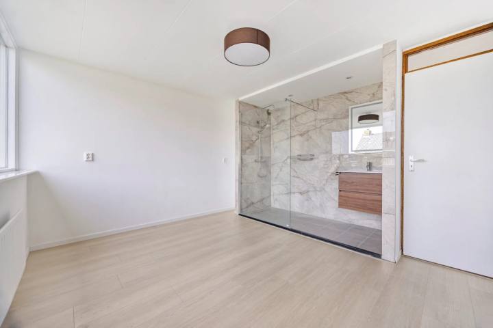Foto 3 van Tussenwoning aan de Van Warmondlaan in Wassenaar